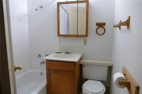 4305 N Willow Ave, Bethany, OK 73008 photo 20