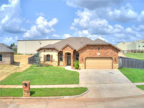 1601 Post Oak Ln, Moore, OK 73160 photo 2