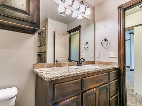 1601 Post Oak Ln, Moore, OK 73160 photo 16