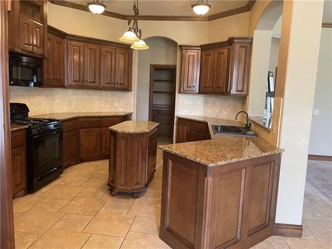 1404 Dorothy Dr, Moore, OK 73170 photo 4