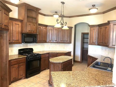 1404 Dorothy Dr, Moore, OK 73170 photo 5