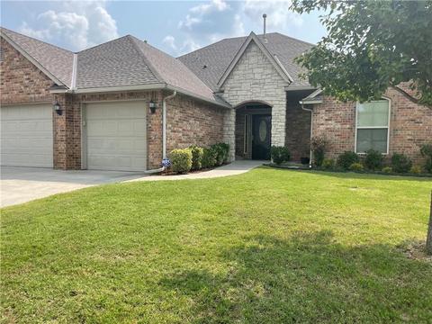 1404 Dorothy Dr, Moore, OK 73170 photo 1