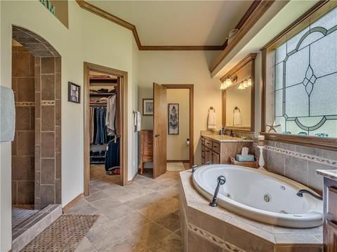 237 N Oaks Rd, Harrah, OK 73045 photo 18