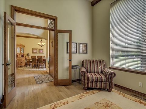 237 N Oaks Rd, Harrah, OK 73045 photo 4