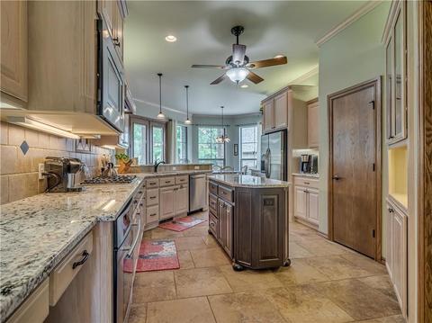 237 N Oaks Rd, Harrah, OK 73045 photo 12