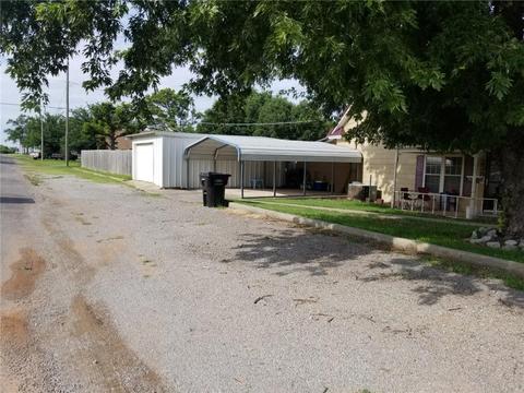 234 E Main St, Hydro, OK 73048 photo 4