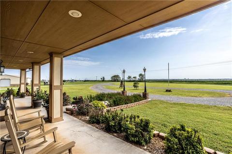 8949 N 2360 Rd, Thomas, OK 73669 photo 5