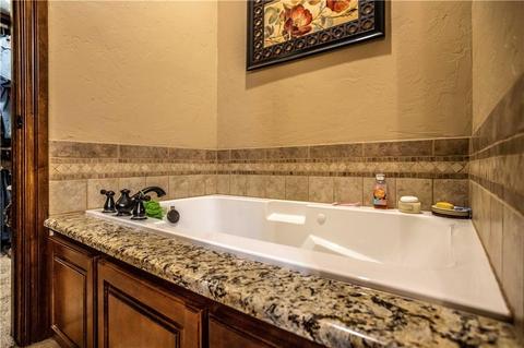 8949 N 2360 Rd, Thomas, OK 73669 photo 18