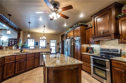 8949 N 2360 Rd, Thomas, OK 73669 photo 12