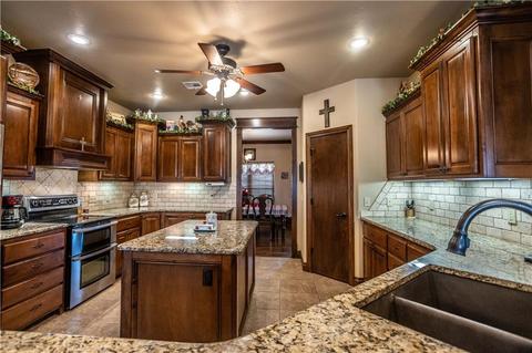 8949 N 2360 Rd, Thomas, OK 73669 photo 13