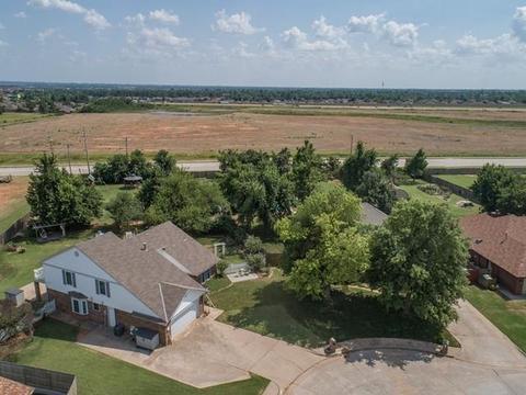 332 E Olympic Dr, Yukon, OK 73099 photo 4