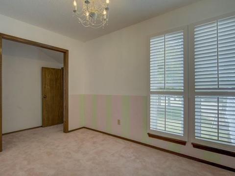 332 E Olympic Dr, Yukon, OK 73099 photo 25
