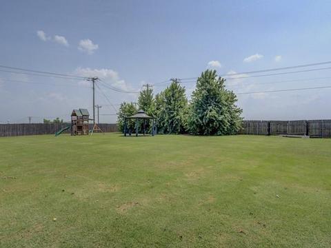 332 E Olympic Dr, Yukon, OK 73099 photo 29