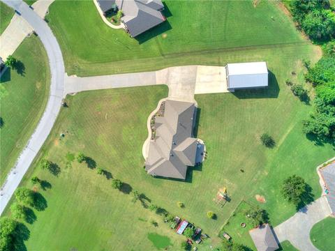 408 Lee Cir, Tuttle, OK 73089 photo 2