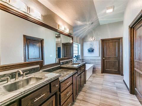 408 Lee Cir, Tuttle, OK 73089 photo 16