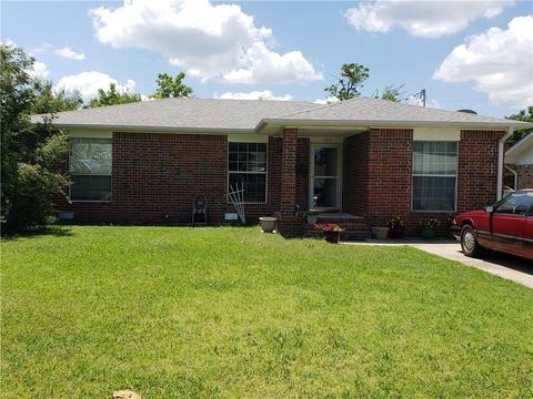 604 E Locust St, Tecumseh, OK 74873 photo 1