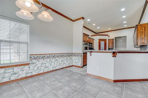 2016 SW 32nd St, Moore, OK 73170 photo 11