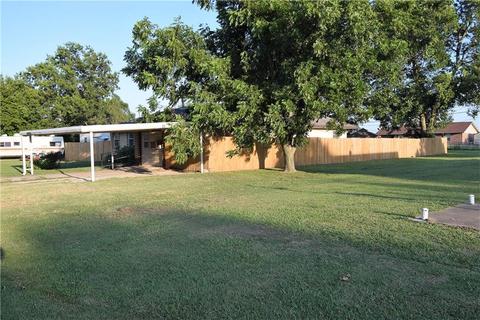 102 E Meek St, Wayne, OK 73095 photo 2