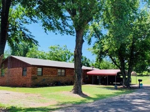 1111 Maple St, Ninnekah, OK 73067 photo 2