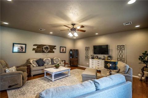 827 N Brewer Ave, Hydro, OK 73048 photo 12