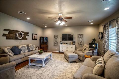 827 N Brewer Ave, Hydro, OK 73048 photo 11