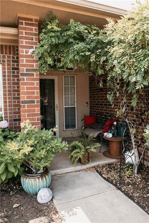 3721 Harmony Dr, Moore, OK 73160 photo 3