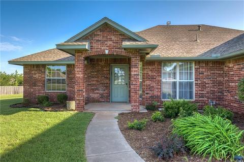 2306 Walnut Dr, Tuttle, OK 73089 photo 2