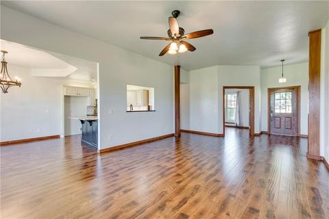 2306 Walnut Dr, Tuttle, OK 73089 photo 7