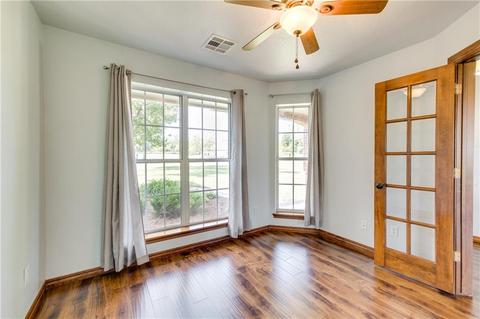 2306 Walnut Dr, Tuttle, OK 73089 photo 9
