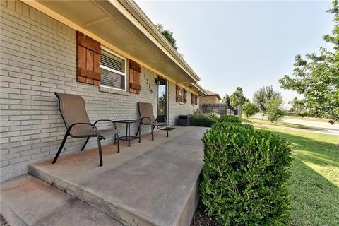 1216 Janeway Ave, Moore, OK 73160 photo 4