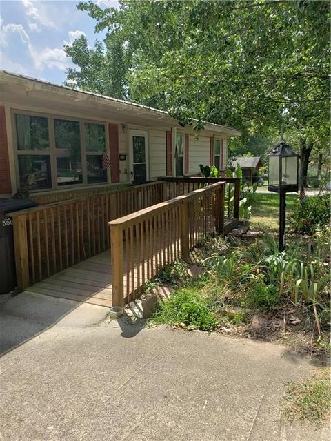 502 E 10th St, Broken Bow, OK 74728 photo 2