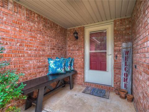 528 E Juniper Ln, Mustang, OK 73064 photo 2