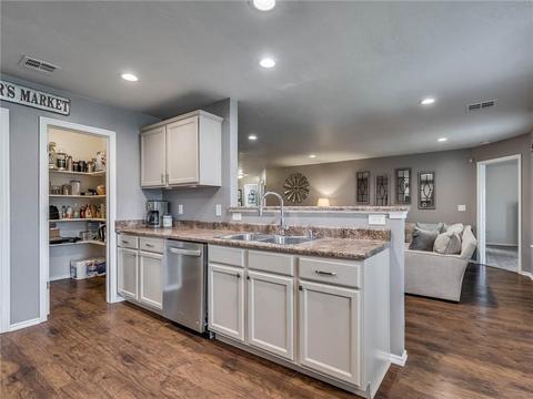 528 E Juniper Ln, Mustang, OK 73064 photo 10