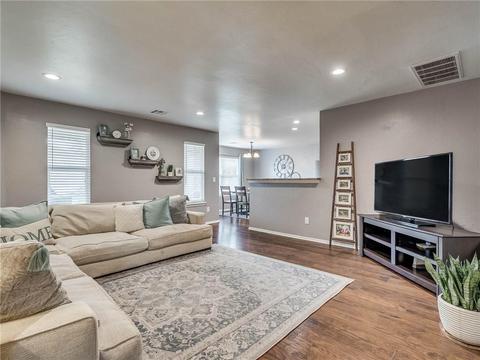 528 E Juniper Ln, Mustang, OK 73064 photo 6