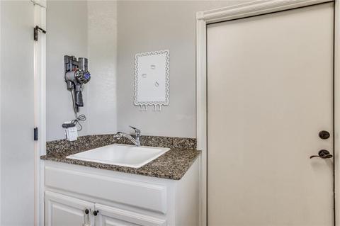 2367 E Rock Creek Rd, Tuttle, OK 73089 photo 31