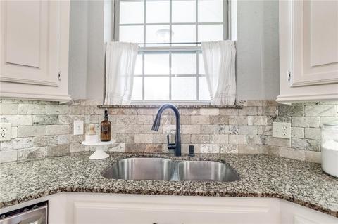2367 E Rock Creek Rd, Tuttle, OK 73089 photo 14