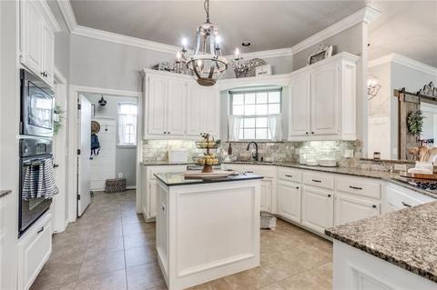 2367 E Rock Creek Rd, Tuttle, OK 73089 photo 12