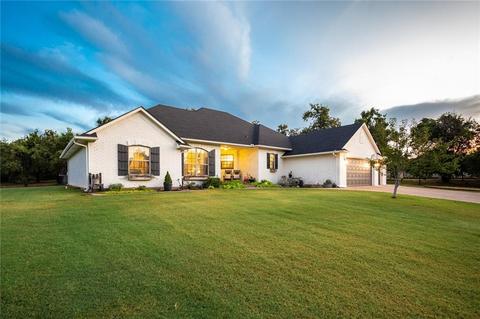 2367 E Rock Creek Rd, Tuttle, OK 73089 photo 1