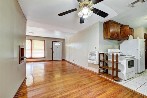 1929 E Seward Rd, Guthrie, OK 73044 photo 10
