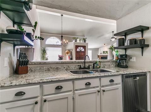 2129 Briarcliff Dr, Moore, OK 73170 photo 11