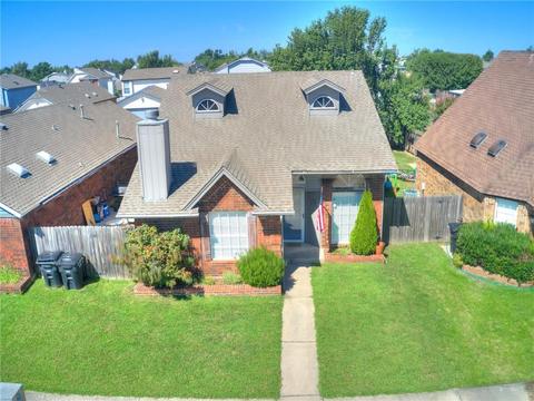 2129 Briarcliff Dr, Moore, OK 73170 photo 1