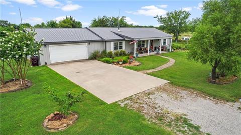 115 Hawkins Dr, Eufaula, OK 74432 photo 4