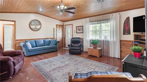 115 Hawkins Dr, Eufaula, OK 74432 photo 10