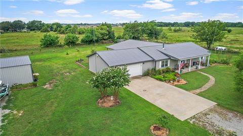 115 Hawkins Dr, Eufaula, OK 74432 photo 1