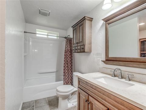 219 N 9th St, Mcloud, OK 74851 photo 32