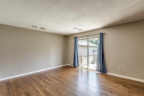 6910 NW 60th Dr, Bethany, OK 73008 photo 2