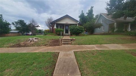 723 E Warner Ave, Guthrie, OK 73044 photo 2