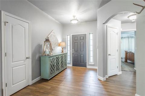 544 Elder Ln, Mustang, OK 73064 photo 4