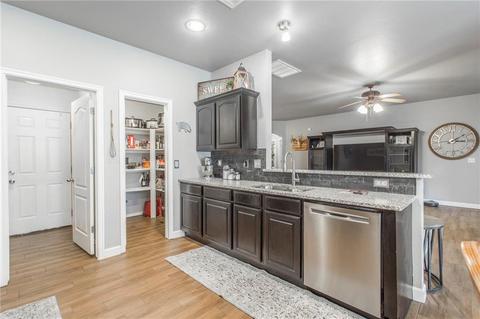544 Elder Ln, Mustang, OK 73064 photo 10