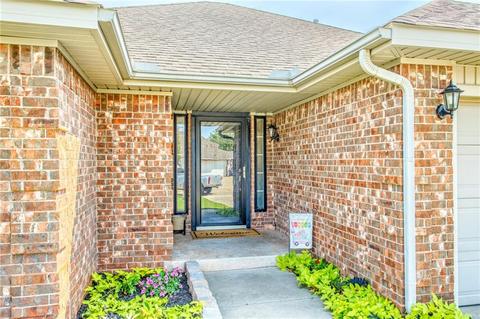 544 Elder Ln, Mustang, OK 73064 photo 3
